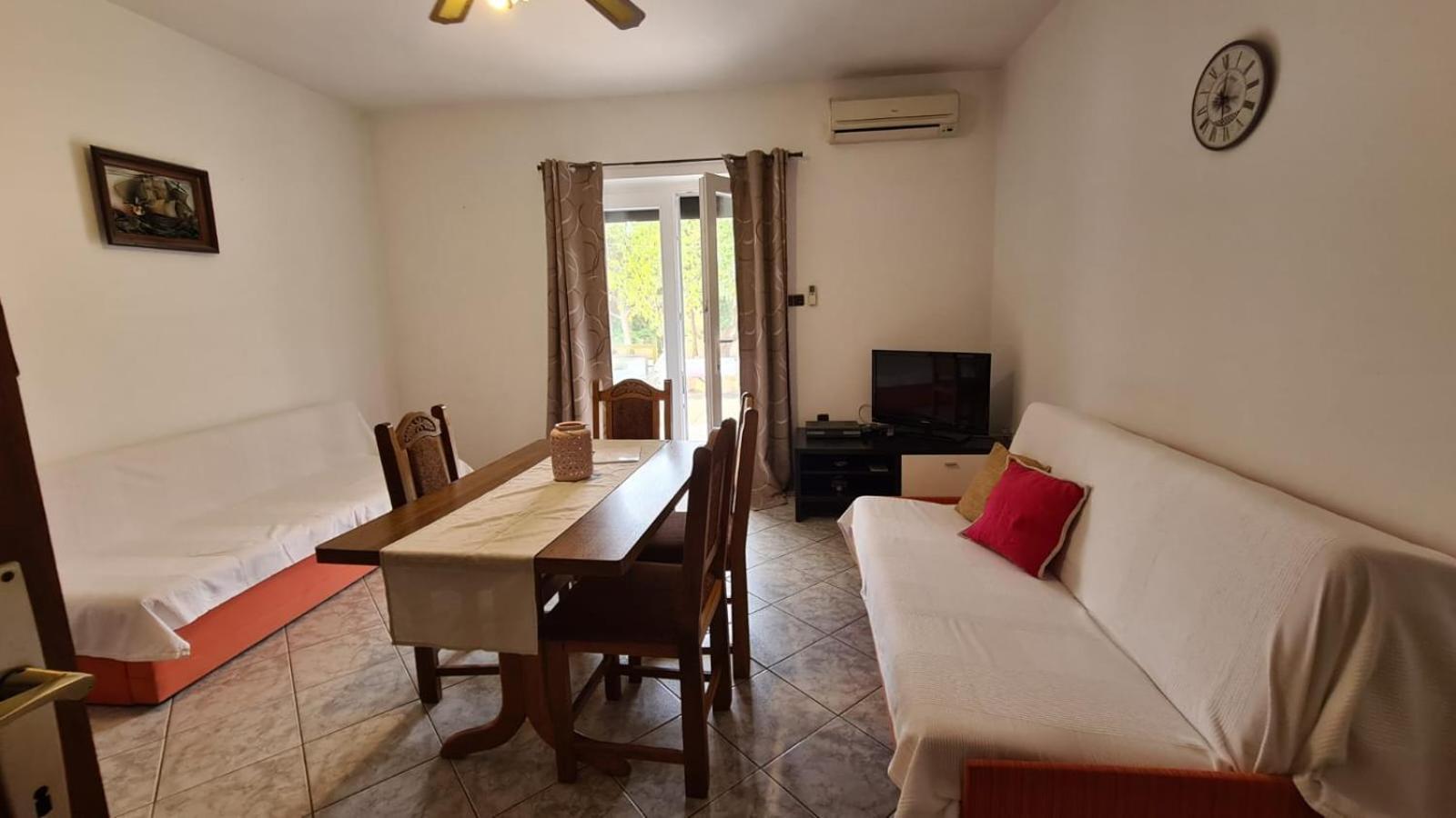 Apartmani Jelena Petrčane Oda fotoğraf